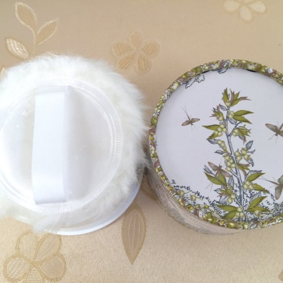 WOODS OF WINDSOR ENGLAND LILY Dusting Powder NEW - Picture 4 of 5